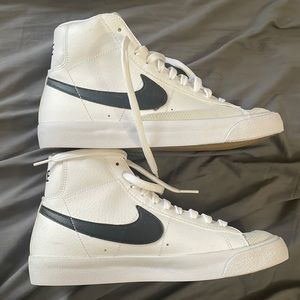 Nike Blazer Mid '77